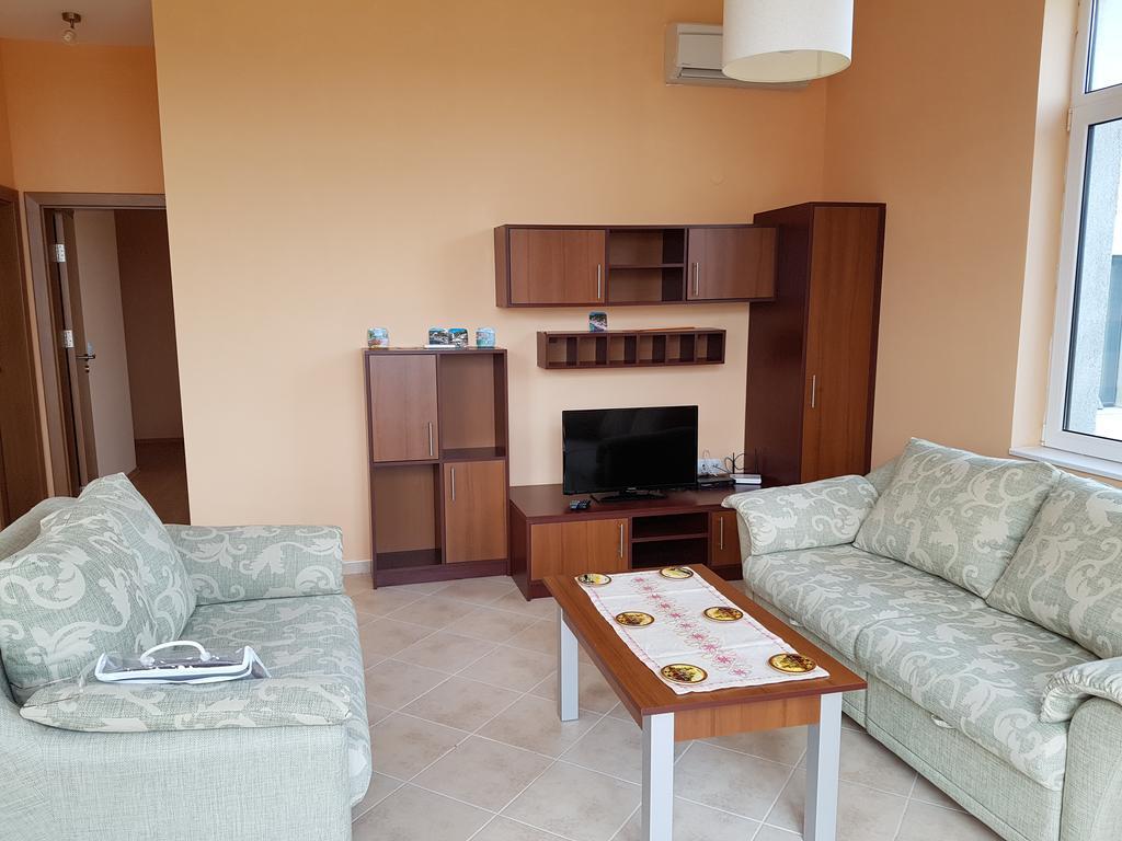 Villa Ketli Apartment Bliznatsi Buitenkant foto