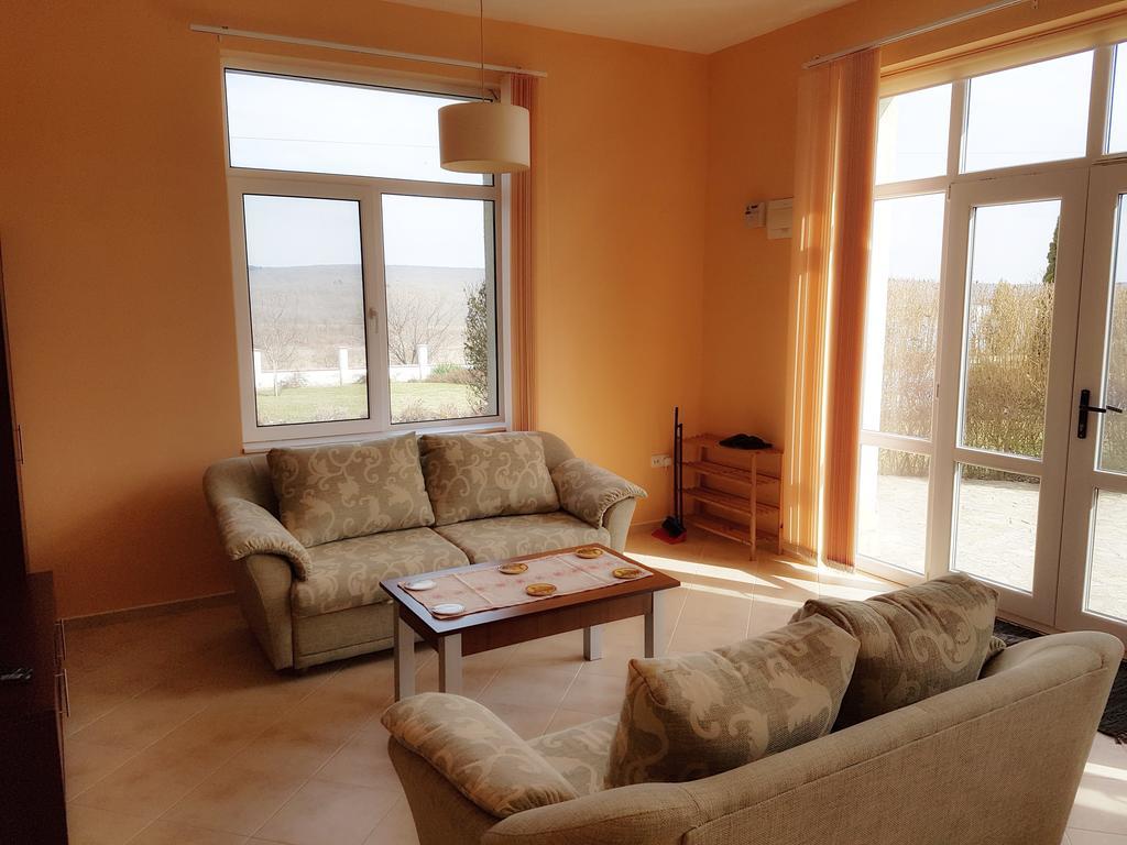 Villa Ketli Apartment Bliznatsi Buitenkant foto